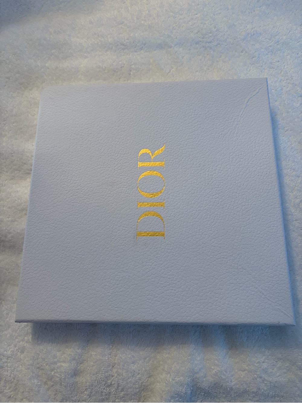 Dior Authentic Square Textured White Gift Box & Ribbon Set - Picture 4 of 11